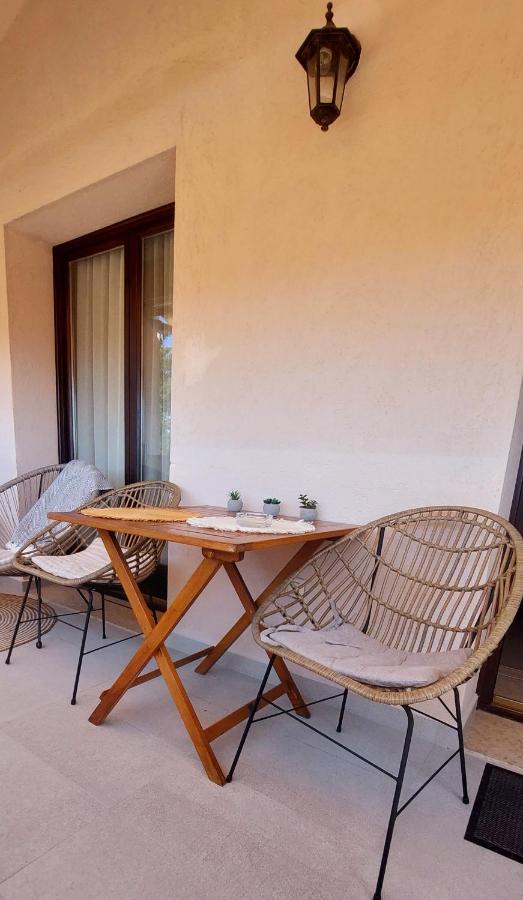 Apartaments Victoria Πόρετς Εξωτερικό φωτογραφία